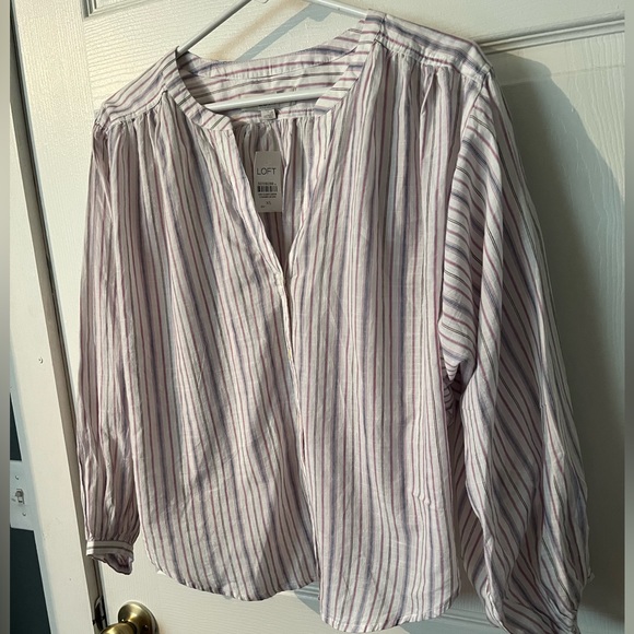 Loft NWT XS Button Down Top - Picture 2 of 6